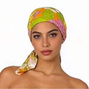 VASSAR APACHE Vintage Scarf Vibrant Floral Print NEW